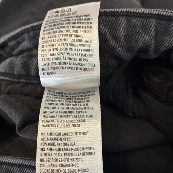 American Eagle Womens Size 4 Black High Rise Mom Jeans Tapered Leg Denim - Picture 7 of 7